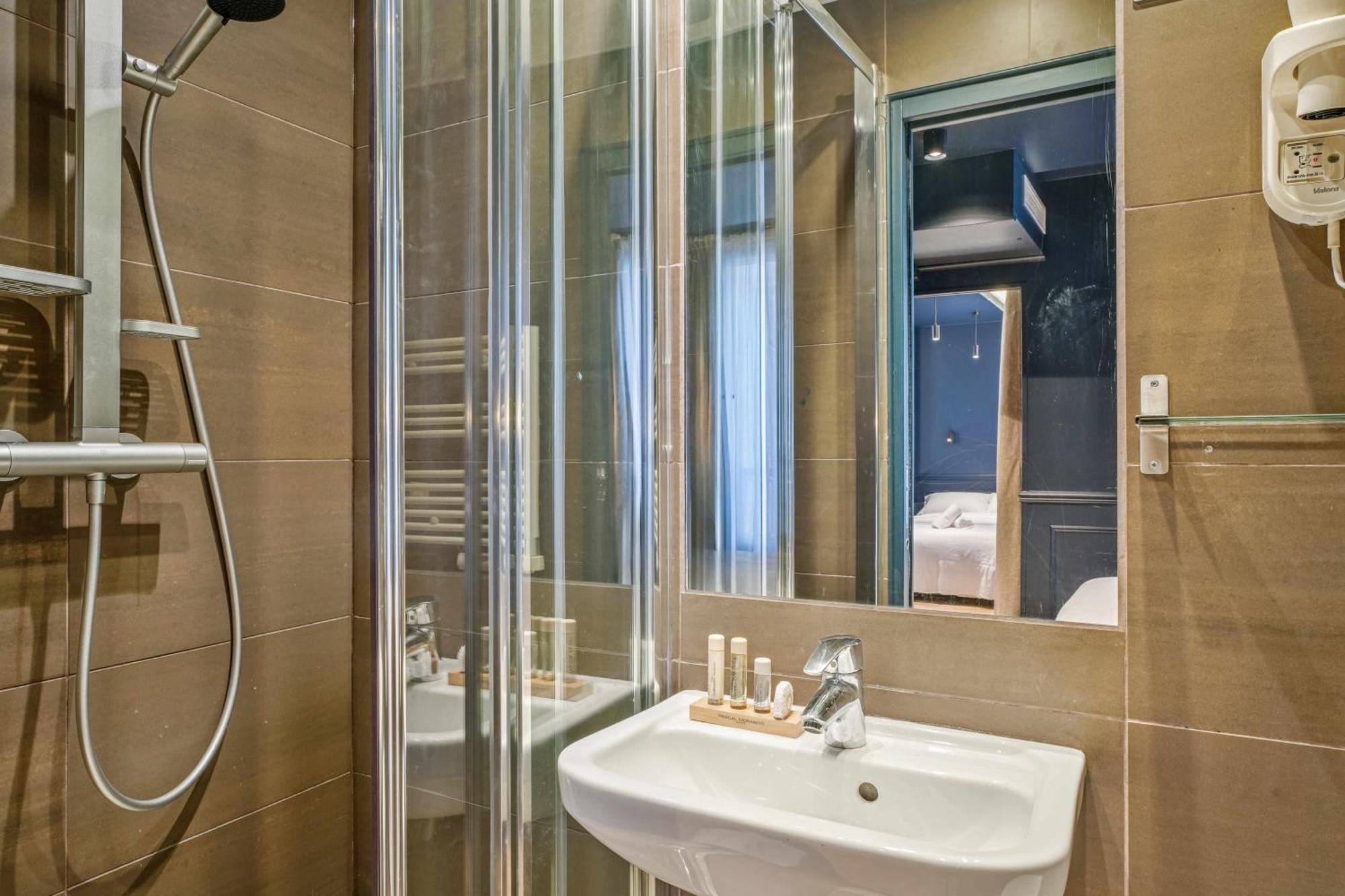 Hotel Clemence Париж Экстерьер фото